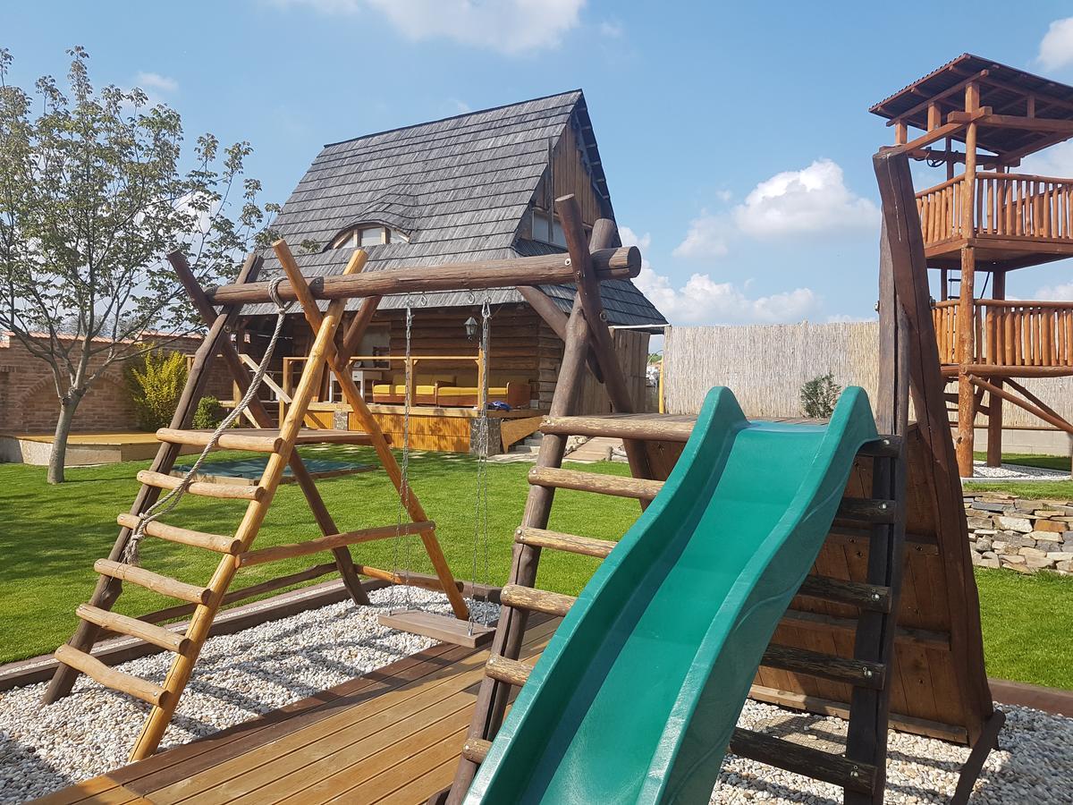 Agropenzion 7Divov Dolna Krupa Zewnętrze zdjęcie
