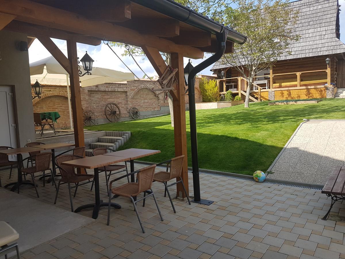 Agropenzion 7Divov Dolna Krupa Zewnętrze zdjęcie