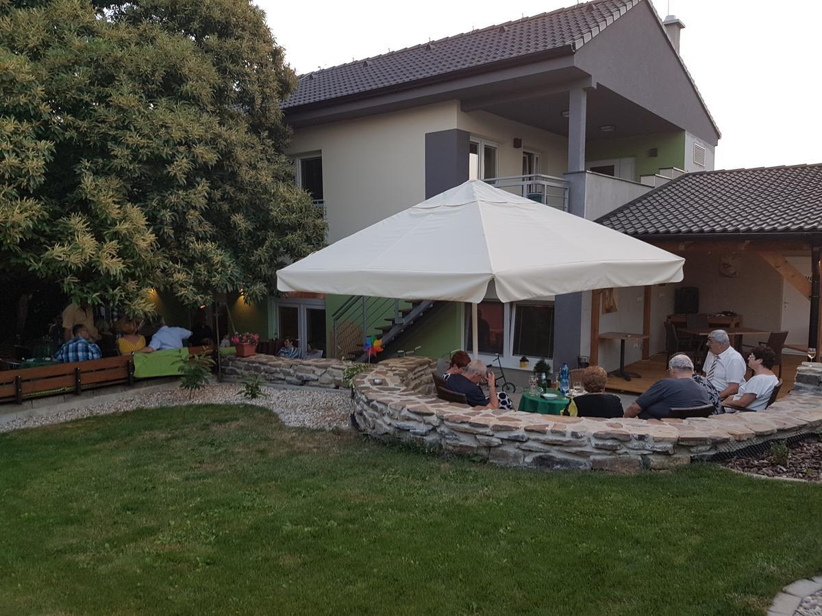 Agropenzion 7Divov Dolna Krupa Zewnętrze zdjęcie